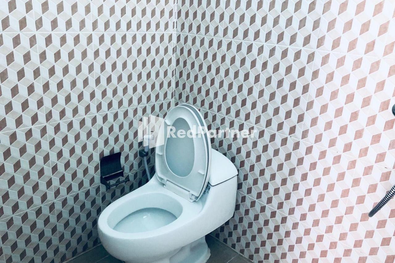 Wisma Suci Syariah Polewali Mandar Mitra Reddoorz Matakali Экстерьер фото