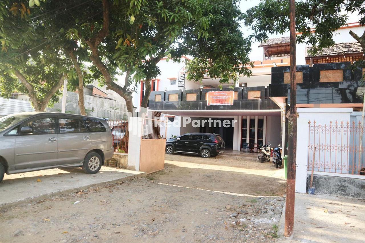 Wisma Suci Syariah Polewali Mandar Mitra Reddoorz Matakali Экстерьер фото