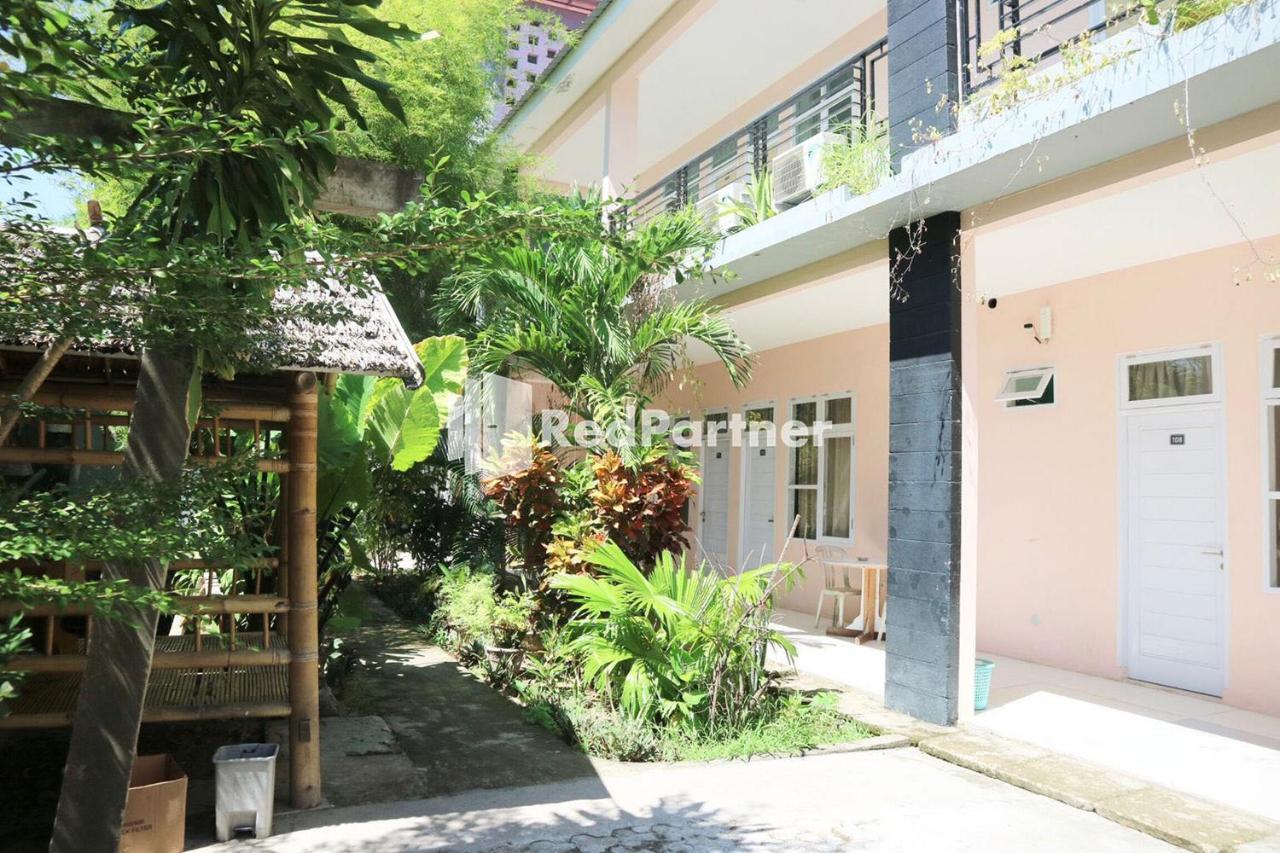 Wisma Suci Syariah Polewali Mandar Mitra Reddoorz Matakali Экстерьер фото